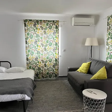 Cozy Green Apartment Sintra